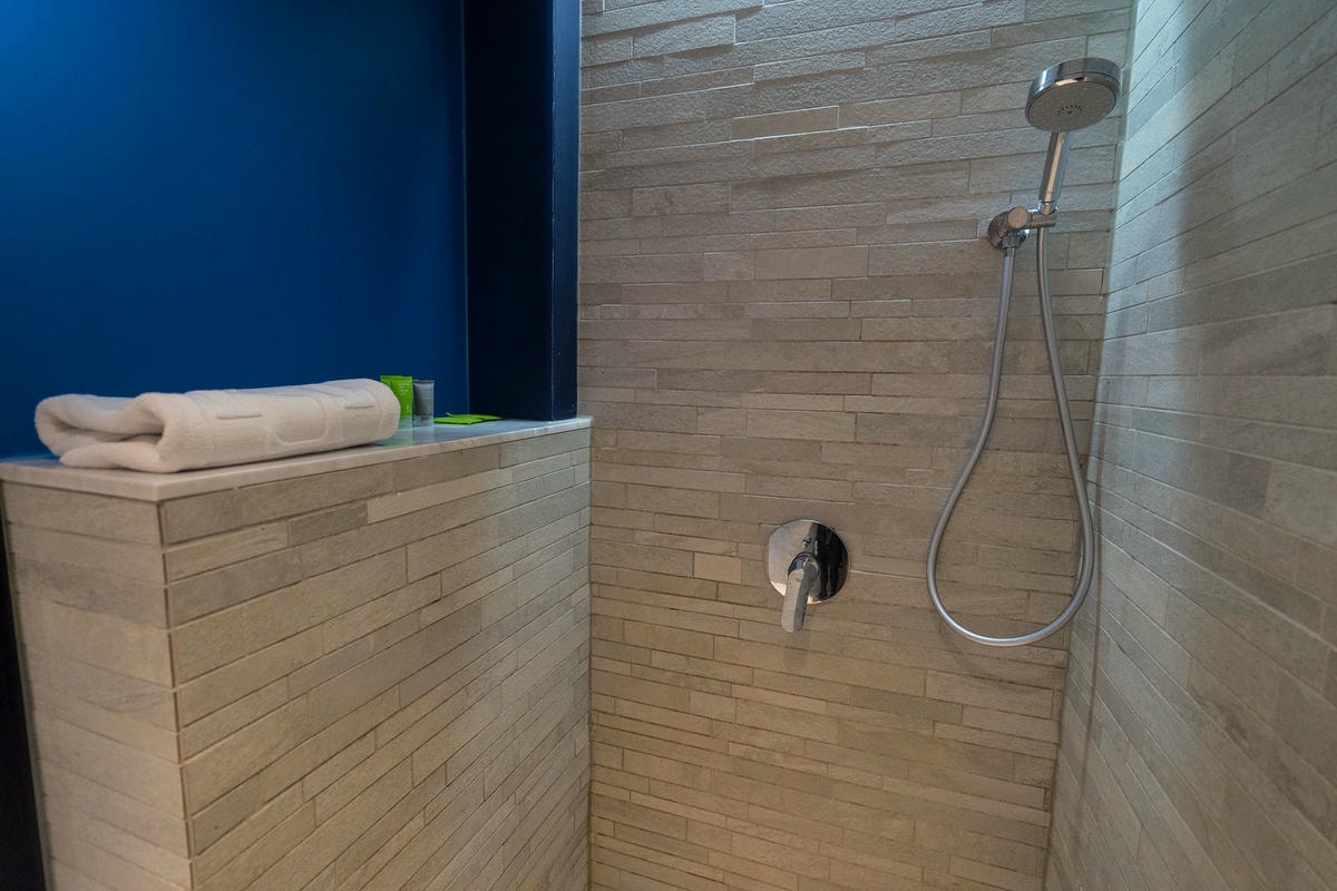 20250829-s3qzd 20250829-s3qzd